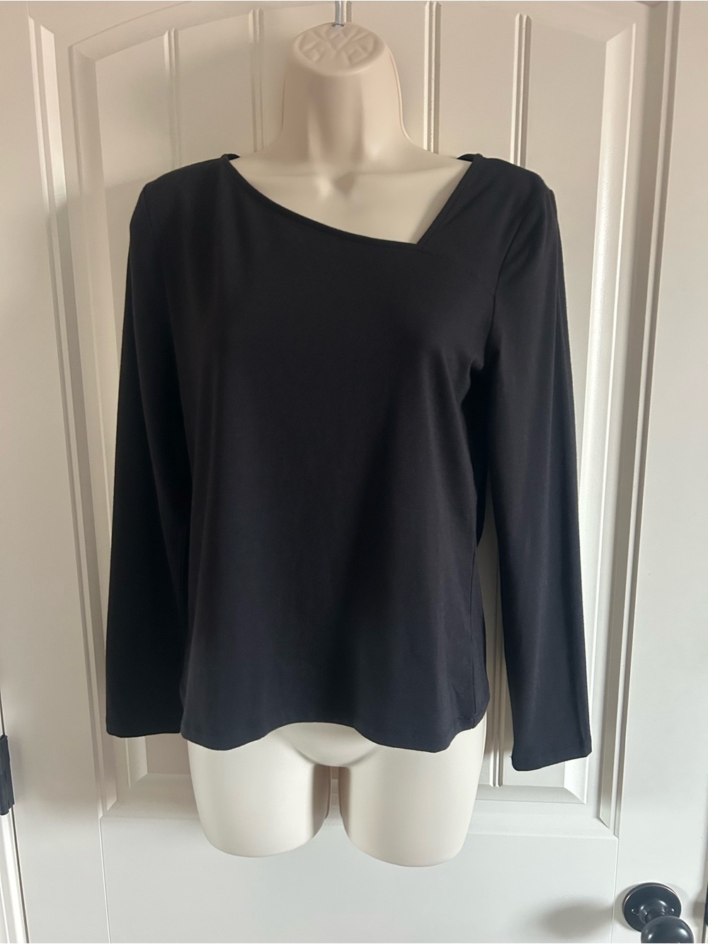NWT 41 Hawthorn Black Long-Sleeve Asymmetric Neck Top - Minimal Silhouette Sz M